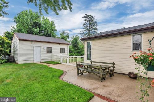 228 Somerset Rd, West Deptford NJ 08096-6066 exterior