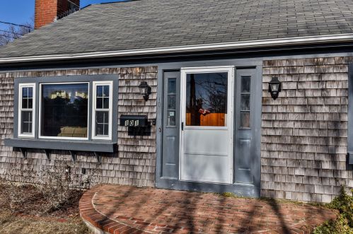 101 Oyster Pond Furlong St, Chatham, MA 02633-1829