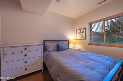 1172 Lowell Ave, Park City UT 84060-5115 exterior