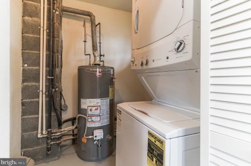 1493 Delsea Dr, West Deptford NJ 08093-1159 exterior