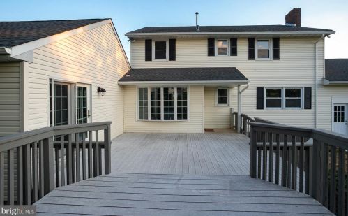 4 Locust Ave, Columbus NJ  08022-9504 exterior