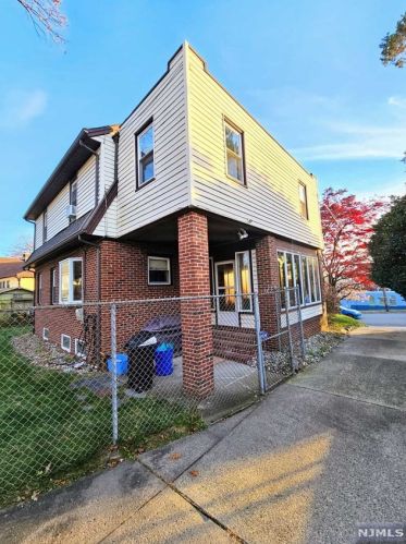 264 Holmes St, Belleville NJ  07109-2039 exterior