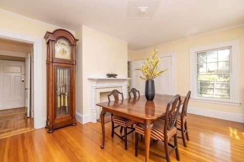 10 Hyde St, Newton MA 02461-1203 exterior