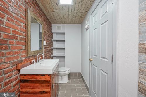 1815 20 St, Philadelphia PA 19145-2048 exterior