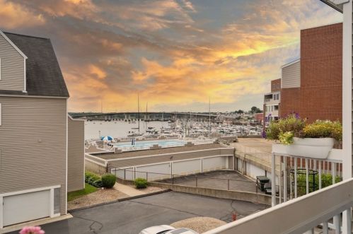 111 Water St, Beverly MA 01915-5060 exterior