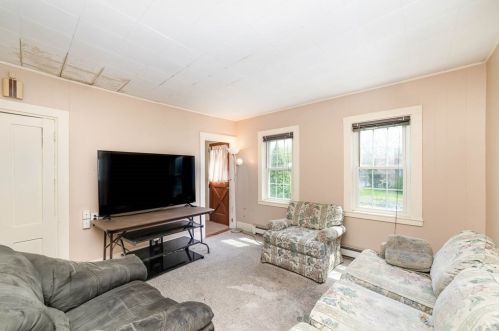 19 Friend St, Taunton MA 02780-2924 exterior