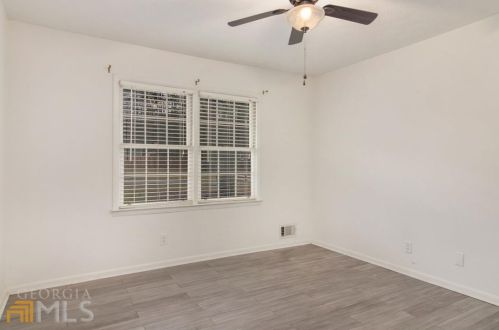 1345 Earle Ct, Conyers GA exterior