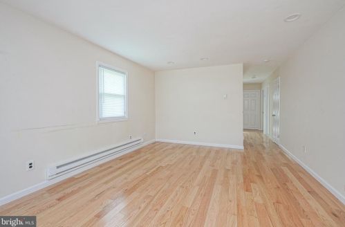 409 Mantua Ave, West Deptford NJ 08066-1277 exterior