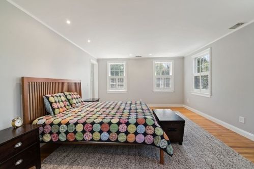 136 Village Ave, Dedham MA  02026-4224 exterior