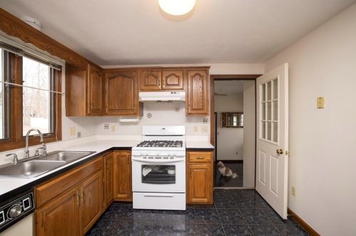 95 Copley Dr, Taunton MA 02780 exterior