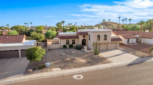 3835 Ahwatukee Dr, Phoenix AZ 85044-2033 exterior