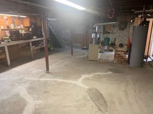 57 Oakland Ave, Methuen MA 01844-3673 exterior