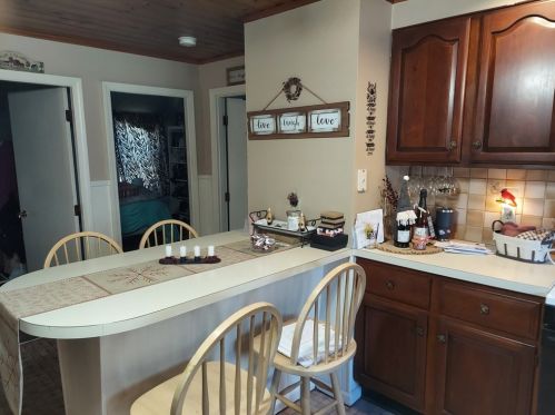 9 Grant St, Taunton, MA 02780-3105