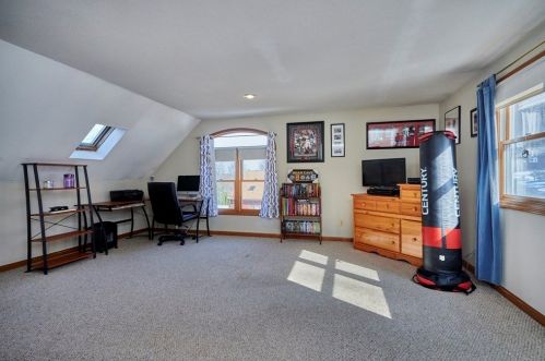 1685 Mountain Rd, Montgomery MA 01085-1480 exterior