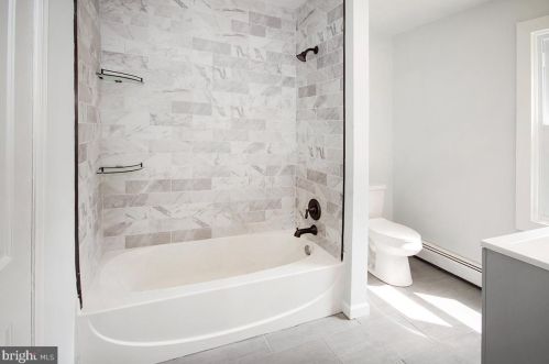 156 Turkey Hill Rd, West Deptford NJ  08093-2312 exterior