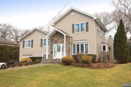96 11th St, Cresskill NJ  07626-2402 exterior