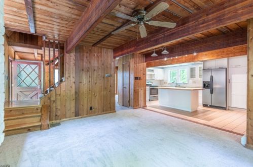 1 Gln Dr, Wantage NJ 07461-4801 exterior