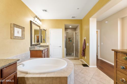 21824 39 St, Phoenix AZ 85050-4881 exterior