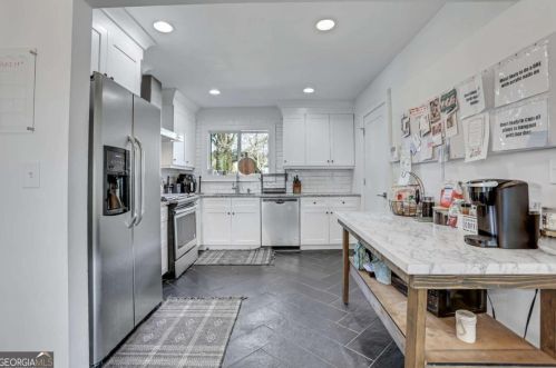 1488 Brk Vly Ln, Atlanta GA 30324-3264 exterior