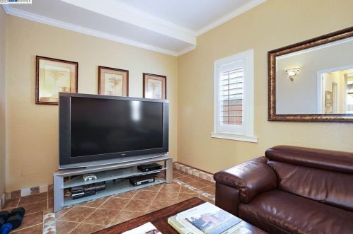 2349 Pacifica Ct, San Leandro CA 94577 exterior