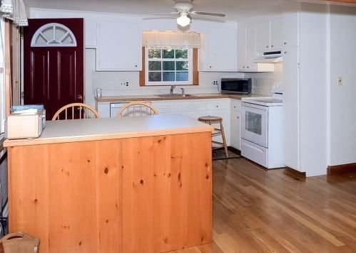 25 Hope Rd, Hingham MA 02043-3465 exterior