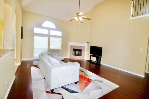 1115 Deep River Dr, Richmond TX  77469-6247 exterior