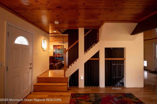 61 Lakeview Dr, Jackson Twp NJ 08527-2701 exterior