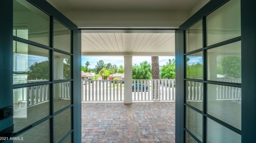 70 Edgemont Ave, Phoenix AZ 85035-2212 exterior