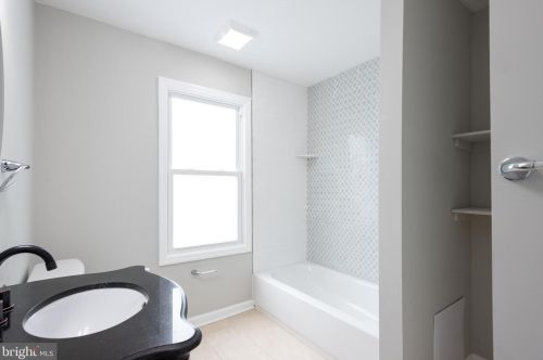 128 Edith Ave, West Deptford NJ 08096-3521 exterior