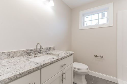 40 Lawrence Ave, East Bridgewater MA 02324-1613 exterior