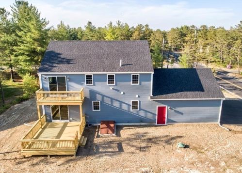 252 Charge Pond Rd, Wareham MA  02571-1108 exterior