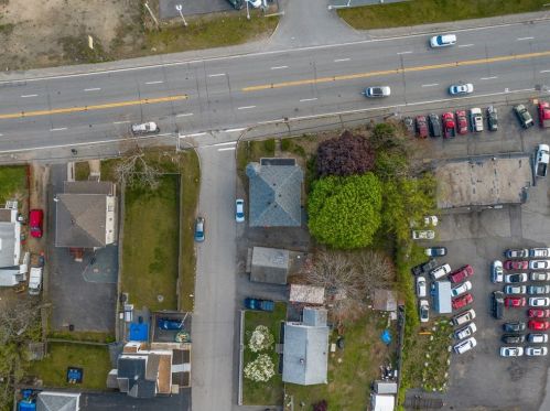 30 Taunton Ave, Seekonk MA 02771-5245 exterior