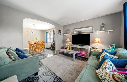 1313 Clinton Ave, Forest View, IL 60402-1231