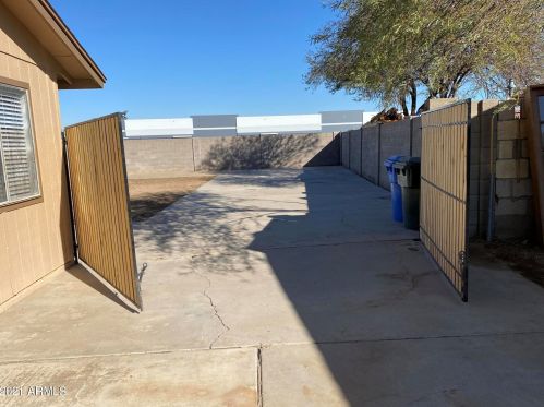 329 69th Ave, Phoenix AZ 85043-2398 exterior