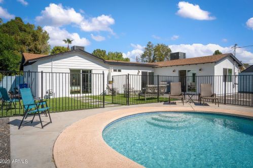 5215 Cambridge Ave, Phoenix AZ 85008-1213 exterior