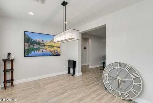 3340 Clarendon Ave, Phoenix AZ 85031-3140 exterior