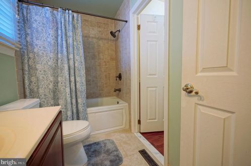 239 Hampshire Dr, West Deptford NJ 08096-4206 exterior