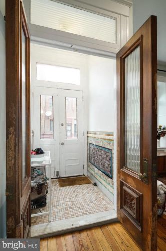 1546 Mckean St, Philadelphia, PA 19145-3006