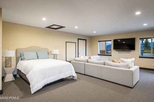 8449 Silver Crk Rd, Park City UT exterior