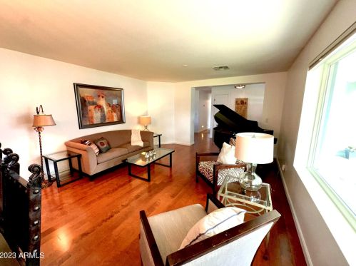 526 Butler Dr, Phoenix AZ 85051-4650 exterior