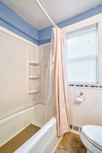 34 Lawn Ave, Quincy MA 02169-7336 exterior