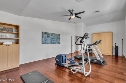 1916 Claire Dr, Phoenix AZ 85022-4106 exterior