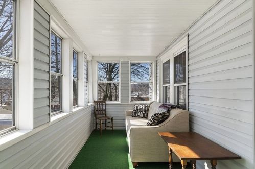 18 Hastings Ave, Worcester, MA 01606-3513