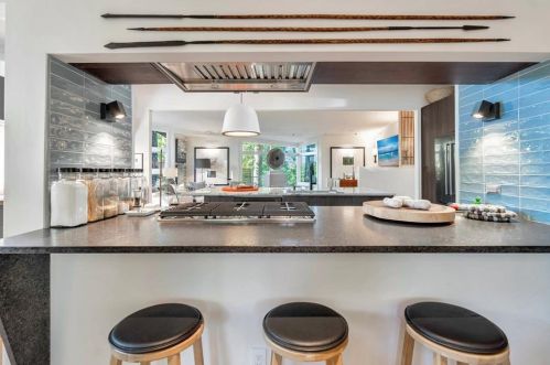 1506 Brook Valley Ln, Atlanta GA  30324-3212 exterior