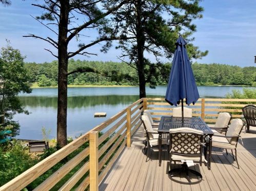 20 Wind Dr, Plymouth MA  02360-2714 exterior