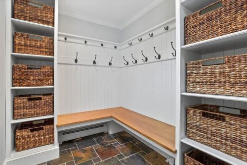 2 Golfview Dr, Hingham MA 02043-2633 exterior