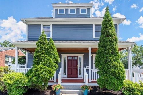 42 Rustic St, Newton, MA 02458-1024