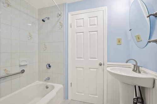 40 Roundy St, Beverly MA  01915-3213 exterior