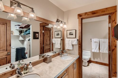 2539 Fairway Vlg Dr, Park City UT 84060-7023 exterior