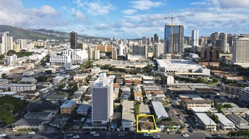 711 Piikoi St, Honolulu HI 96822-4029 exterior